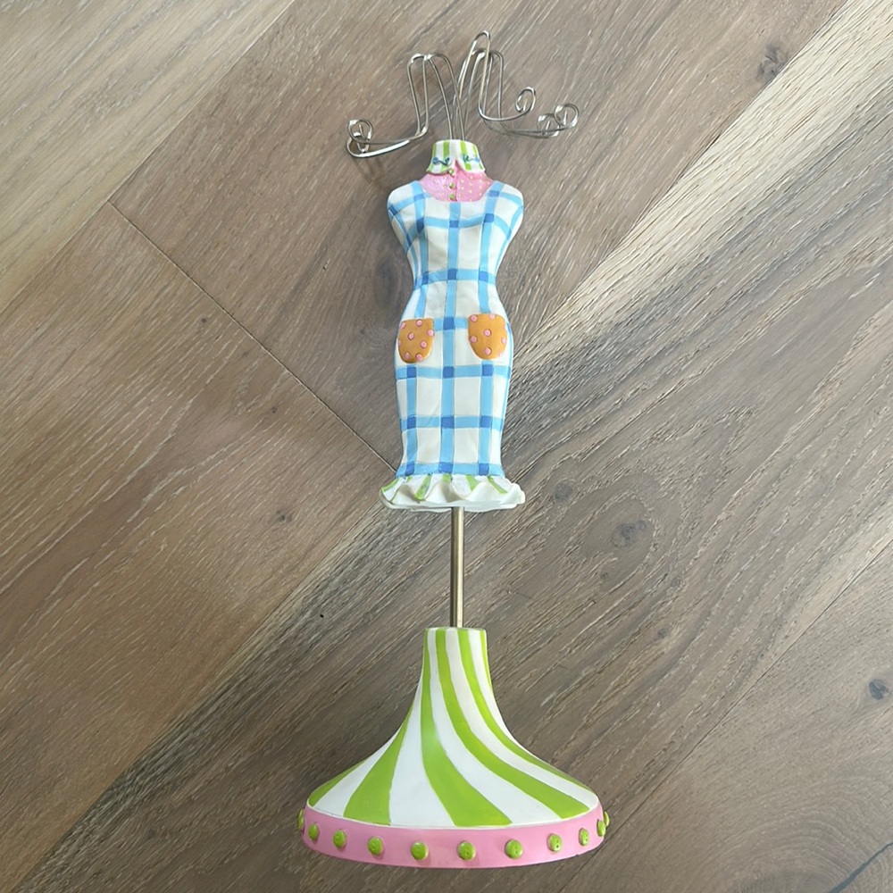 Two’s Company bodice jewelry/necklace holder.